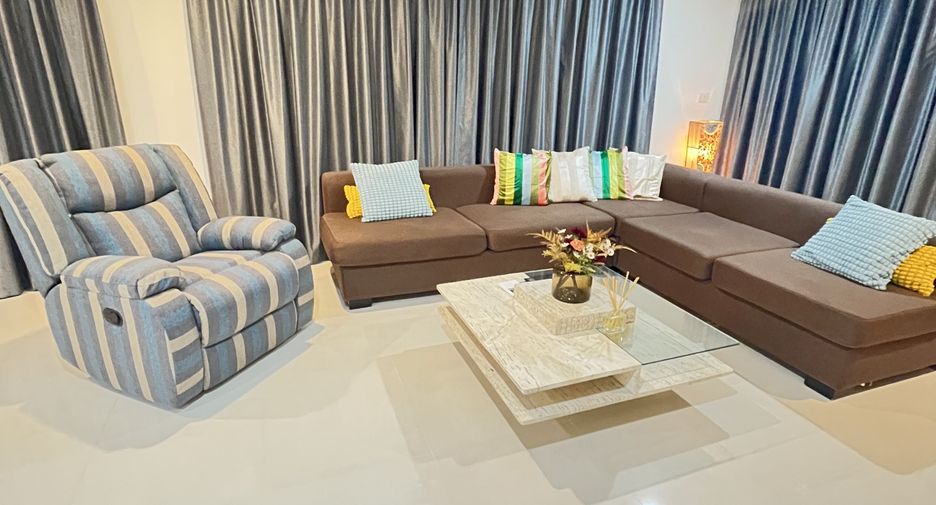 For rent 2 bedrooms condo in Watthana, Bangkok