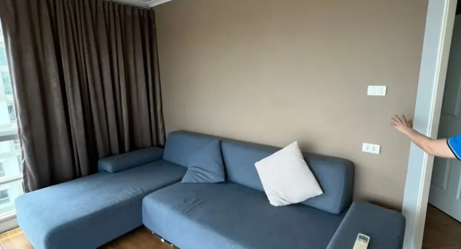 For rent 3 bedrooms condo in Yan Nawa, Bangkok