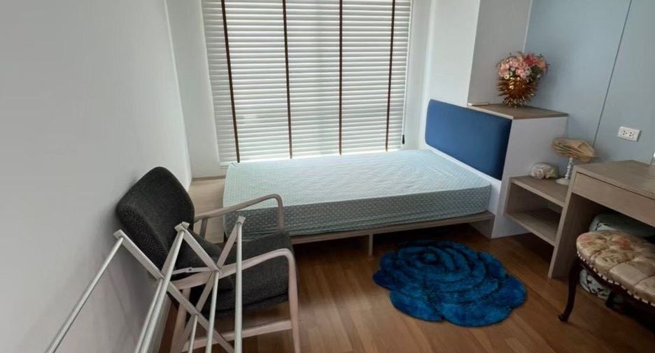 For rent 3 bedrooms condo in Yan Nawa, Bangkok