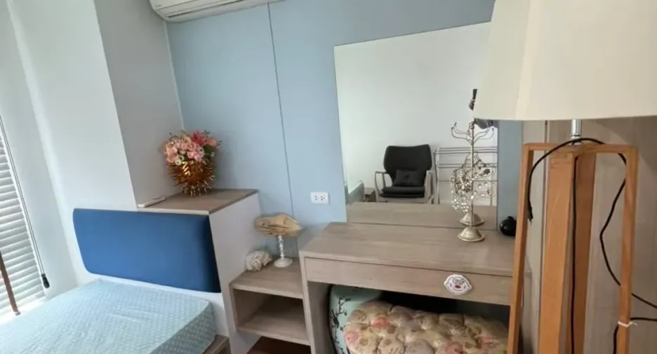 For rent 3 bedrooms condo in Yan Nawa, Bangkok