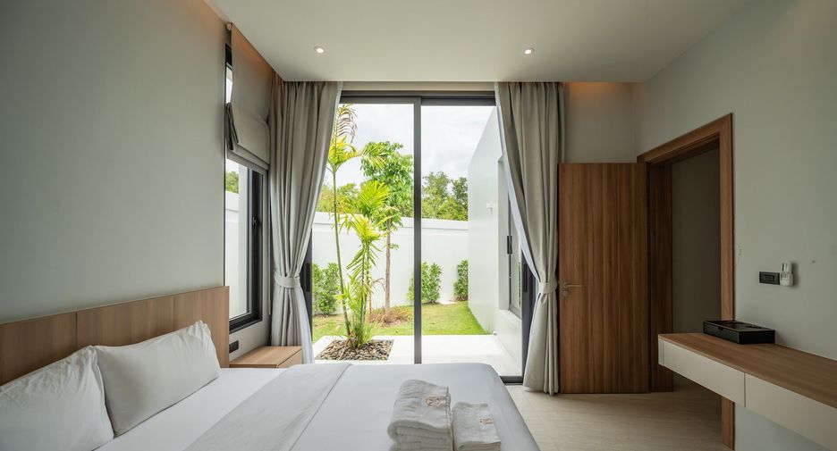 For rent 4 bedrooms villa in Mueang Phuket, Phuket