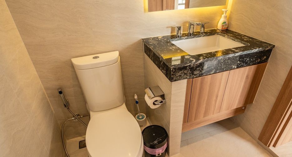 For rent 4 bedrooms villa in Mueang Phuket, Phuket