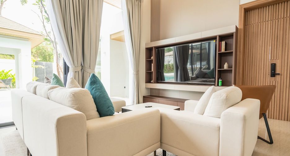 For rent 4 bedrooms villa in Mueang Phuket, Phuket
