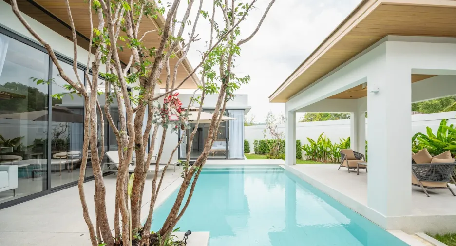 For rent 4 bedrooms villa in Mueang Phuket, Phuket