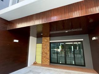 出售 4 卧室 联排别墅 在 Phuket Town, 普吉