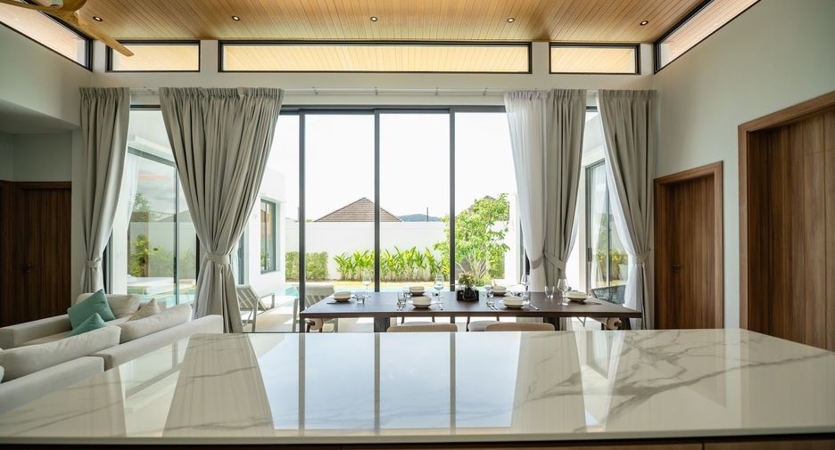 For rent 4 bedrooms villa in Mueang Phuket, Phuket