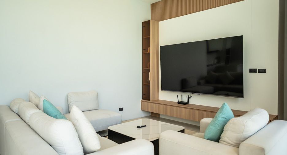 For rent 4 bedrooms villa in Mueang Phuket, Phuket