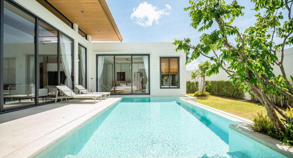 For rent 4 bedrooms villa in Mueang Phuket, Phuket