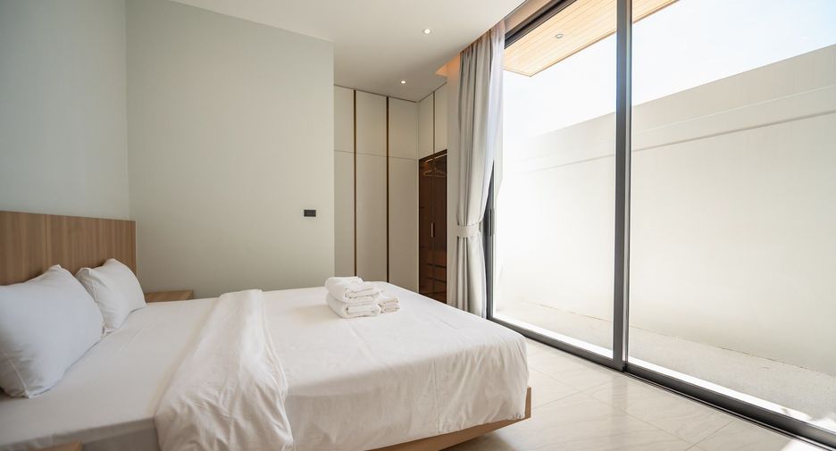 For rent 4 bedrooms villa in Mueang Phuket, Phuket