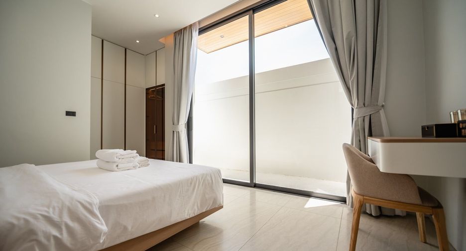 For rent 4 bedrooms villa in Mueang Phuket, Phuket