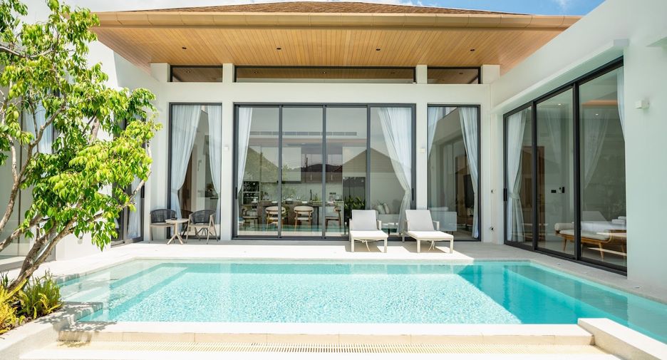 For rent 4 bedrooms villa in Mueang Phuket, Phuket
