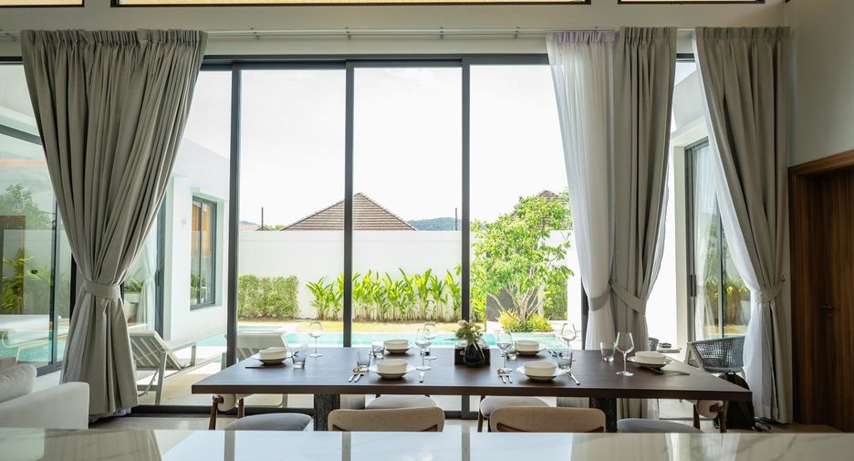 For rent 4 bedrooms villa in Mueang Phuket, Phuket