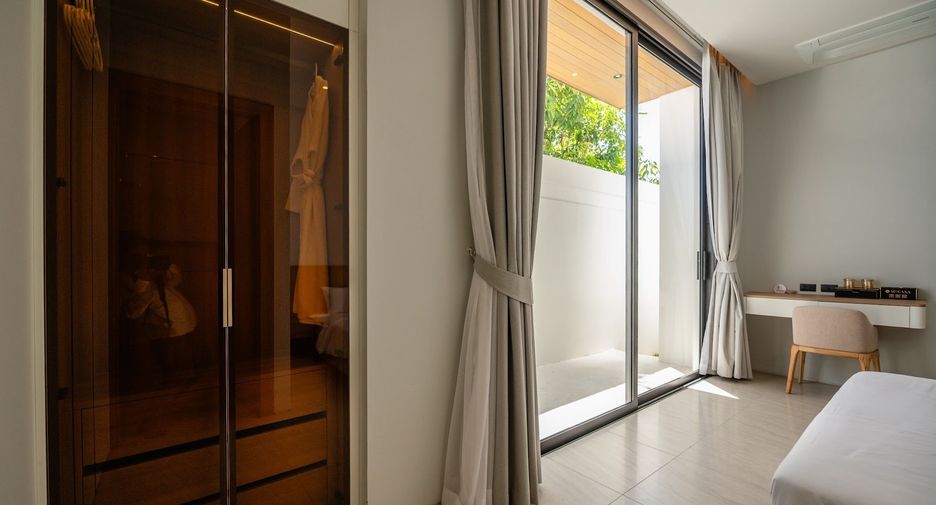 For rent 4 bedrooms villa in Mueang Phuket, Phuket