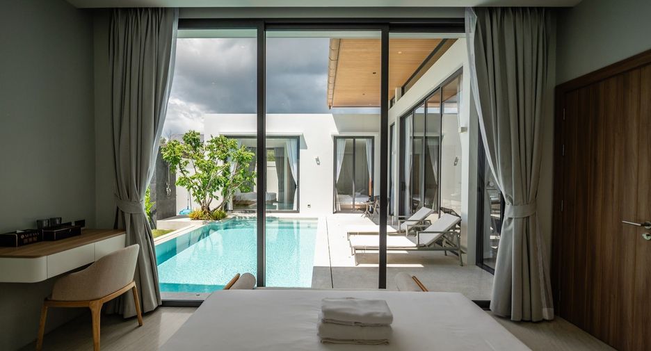 For rent 4 bedrooms villa in Mueang Phuket, Phuket
