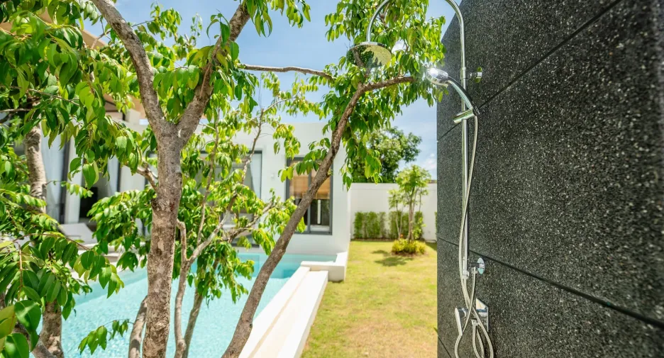 For rent 4 bedrooms villa in Mueang Phuket, Phuket