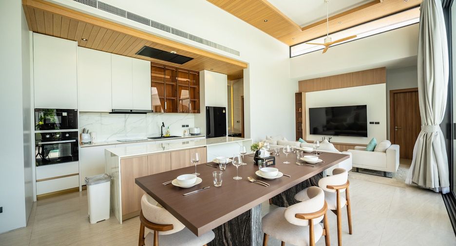 For rent 4 bedrooms villa in Mueang Phuket, Phuket