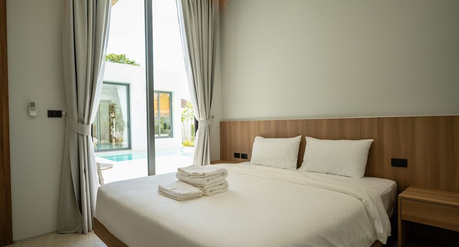 For rent 4 bedrooms villa in Mueang Phuket, Phuket