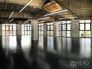 Büro zur Miete in Khlong Toei, Bangkok