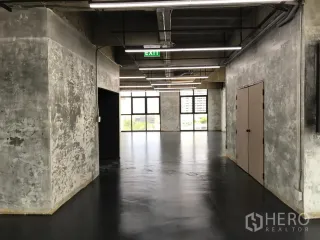 Büro zur Miete in Khlong Toei, Bangkok