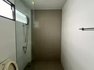 Reihenhaus zur Miete und zum Kauf mit 3 Zimmer in Saphan Sung, Bangkok
