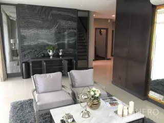 Haus zur Miete und zum Kauf mit 5 Zimmer in Bang Kapi, Bangkok