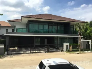 Haus zur Miete und zum Kauf mit 5 Zimmer in Bang Kapi, Bangkok