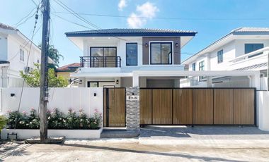 Haus zum Kauf mit 4 Zimmer in Mueang Phuket, Phuket
