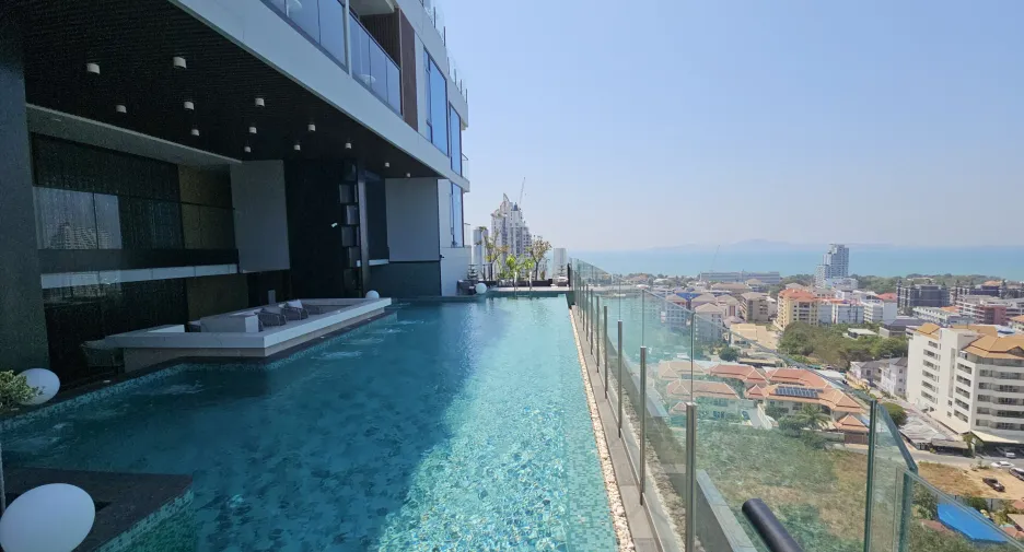 For rent 2 bedrooms condo in Bang Lamung, Chonburi