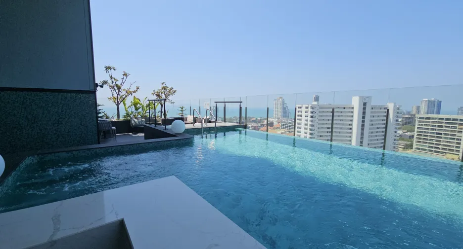 For rent 2 bedrooms condo in Bang Lamung, Chonburi