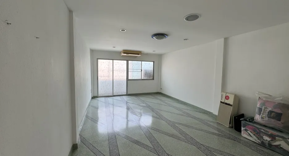 For sale 10 bedrooms townhouse in Thung Khru, Bangkok