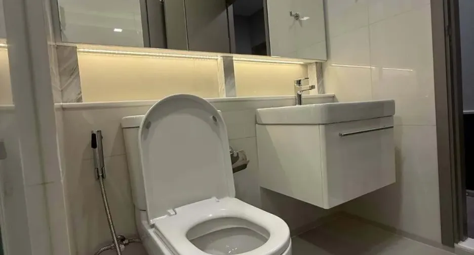 Wohnung zur Miete mit 1 Zimmer in Huai Khwang, Bangkok