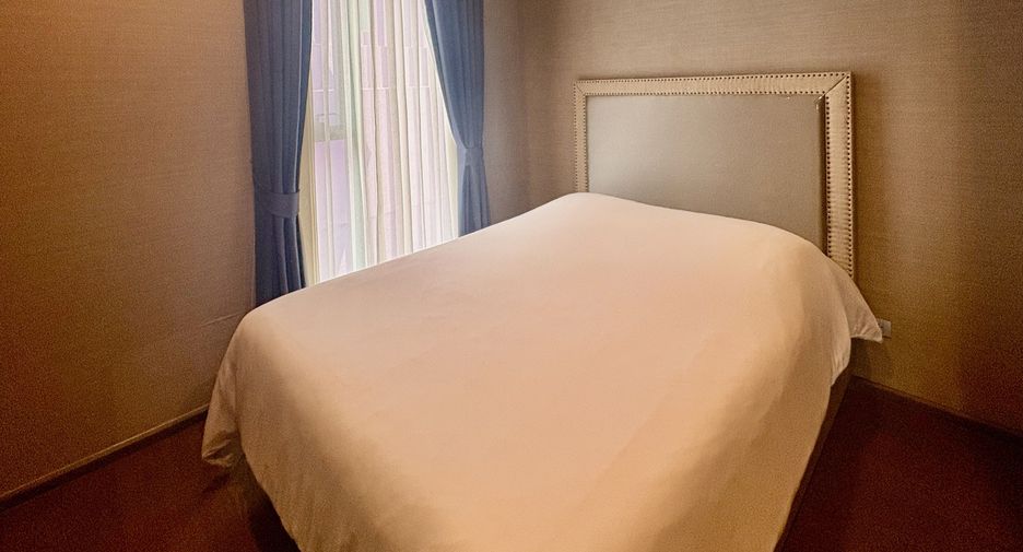 For rent 2 bedrooms condo in Sathon, Bangkok