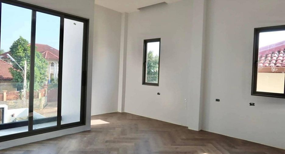 À vendre 4 chambres maison à Mueang Chiang Mai, Chiang Mai