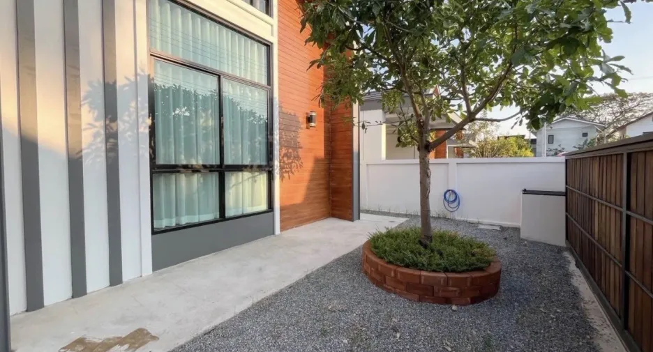For rent 3 bedrooms house in Mueang Chiang Mai, Chiang Mai