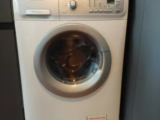 Condo en alquiler de 1 habitaciones en Huai Khwang, Bangkok