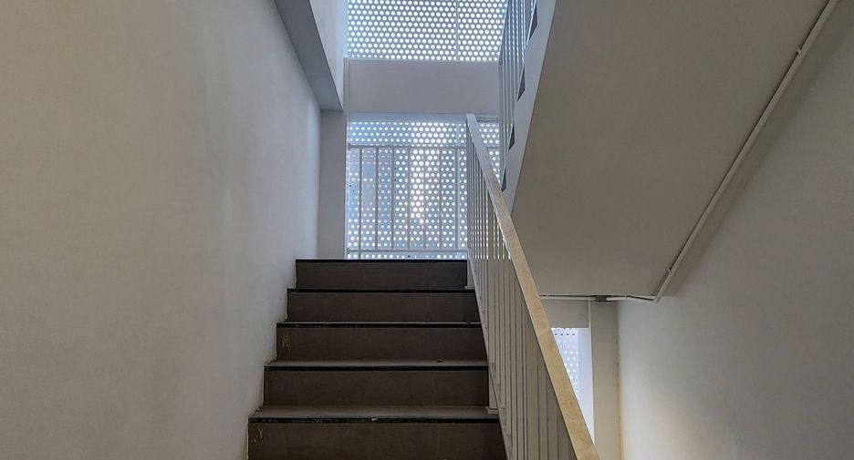 Reihenhaus zur Miete mit 2 Zimmer in Khlong Toei, Bangkok