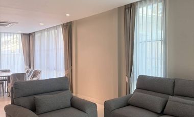 For rent 3 bedrooms townhouse in Watthana, Bangkok