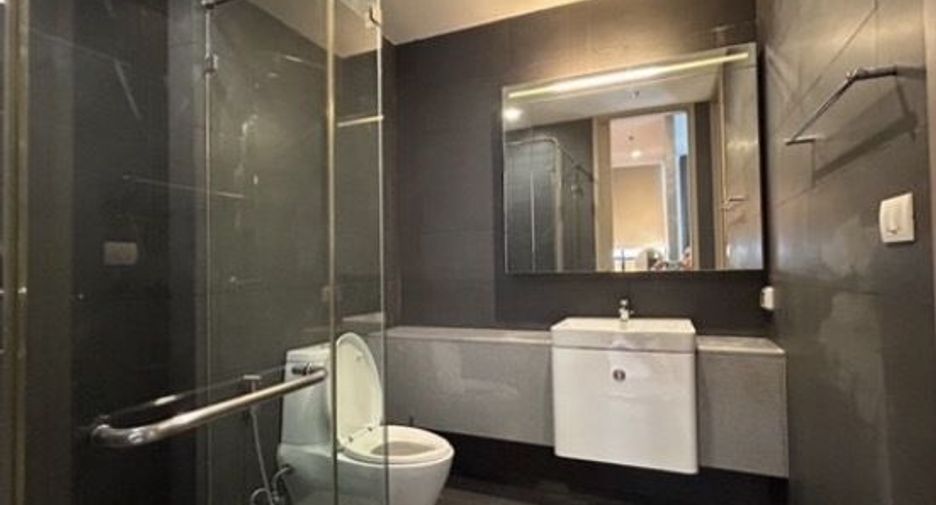 For rent 2 bedrooms condo in Pathum Wan, Bangkok