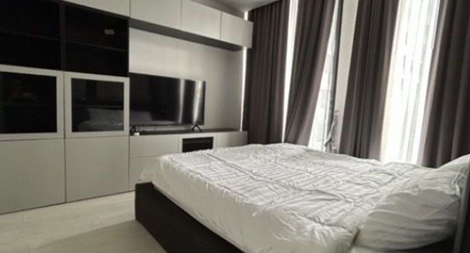 For rent 2 bedrooms condo in Pathum Wan, Bangkok
