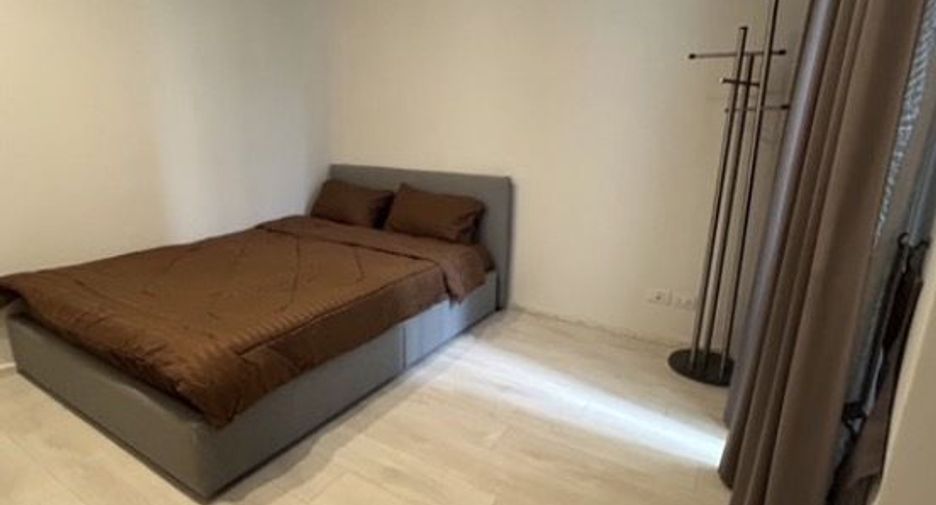 For rent 2 bedrooms condo in Pathum Wan, Bangkok
