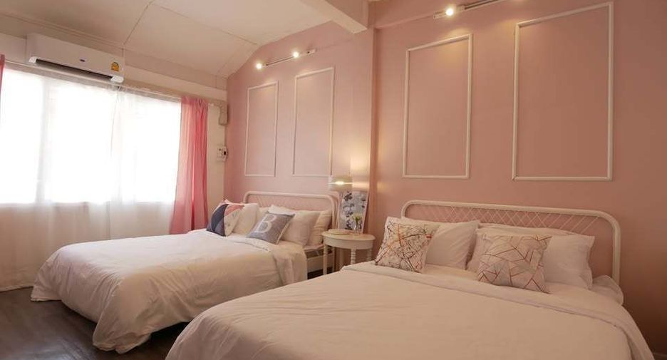 For rent 2 bedrooms townhouse in Watthana, Bangkok