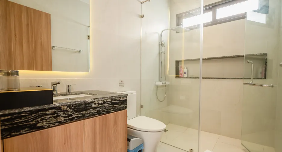 For rent 5 bedrooms villa in Thalang, Phuket