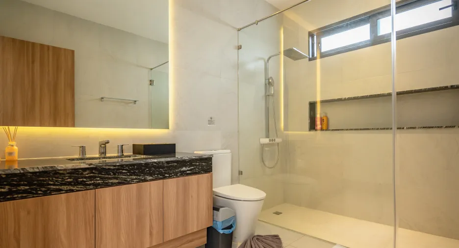 For rent 5 bedrooms villa in Thalang, Phuket