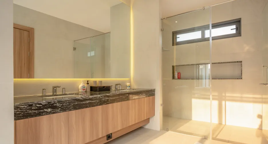 For rent 5 bedrooms villa in Thalang, Phuket
