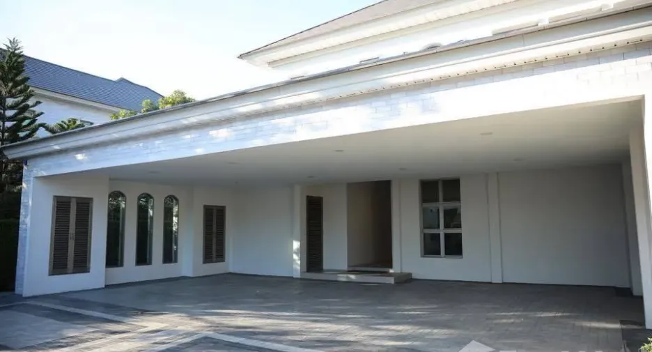 For rent 5 ベッドルーム house in Lat Krabang, Bangkok