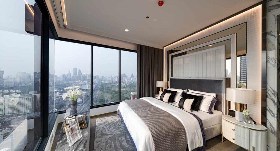 For sale 3 bedrooms condo in Khlong Toei, Bangkok