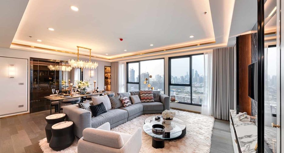For sale 3 bedrooms condo in Khlong Toei, Bangkok