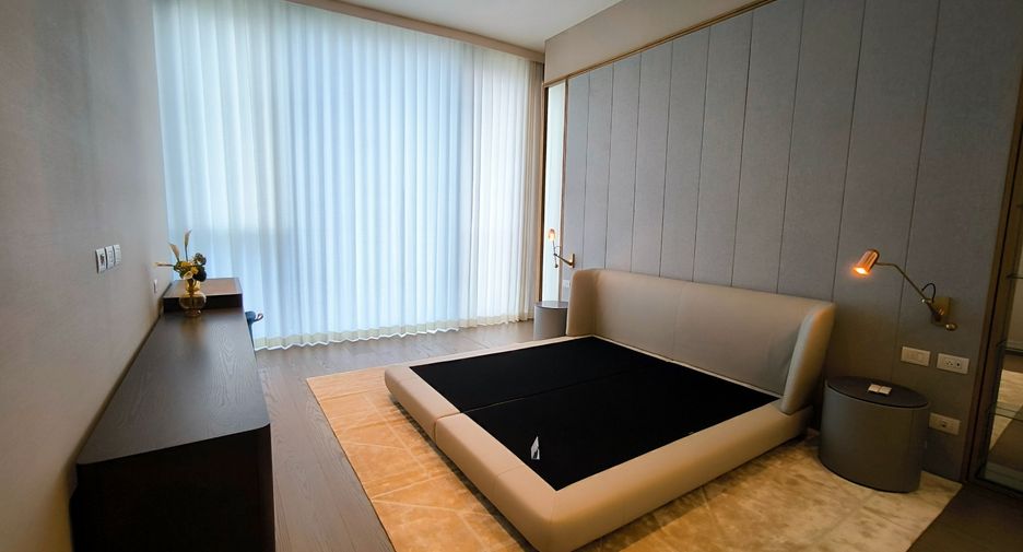 For sale 2 bedrooms condo in Pathum Wan, Bangkok