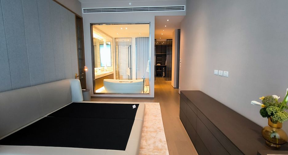 For sale 2 bedrooms condo in Pathum Wan, Bangkok