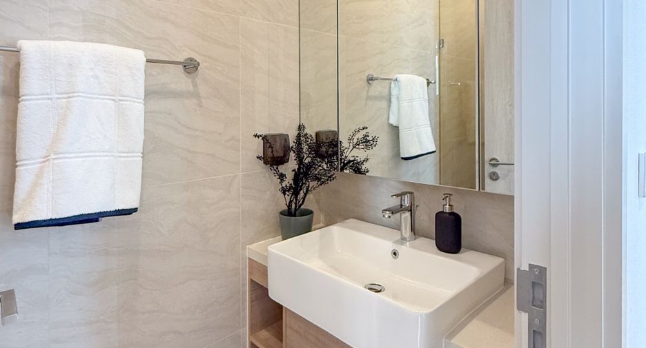 For sale 2 bedrooms condo in Watthana, Bangkok